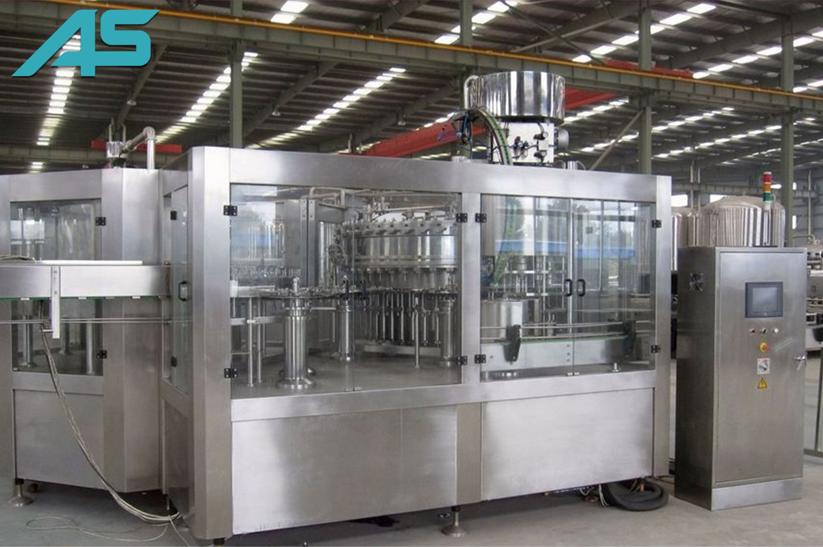 山東易拉罐含氣飲料灌裝機(jī)